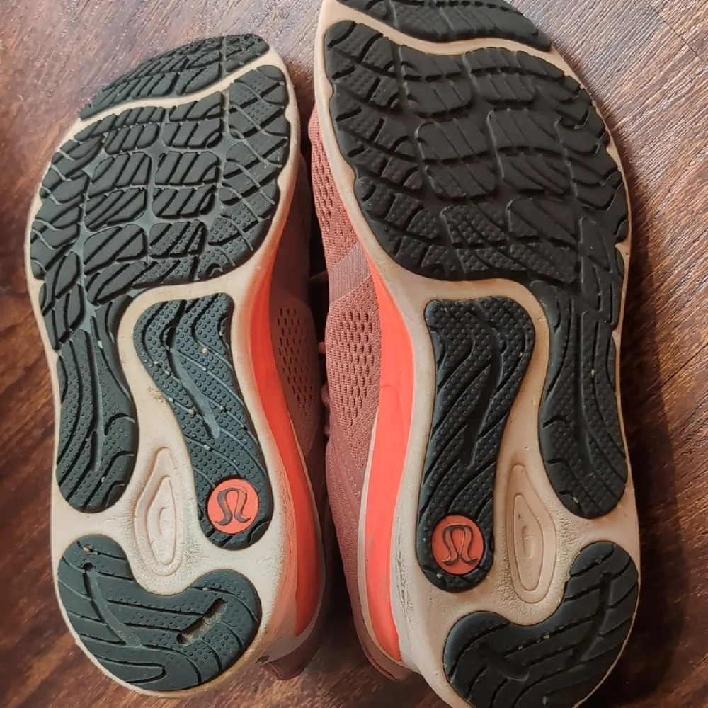 Lululemon Blissfeel Running Shoes 9.5 - Picture 3 of 6